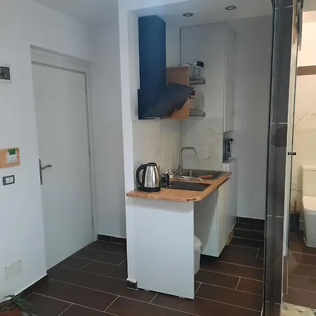 Central Apt *