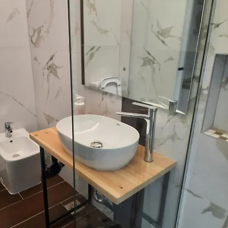 아파트 Central Apt *